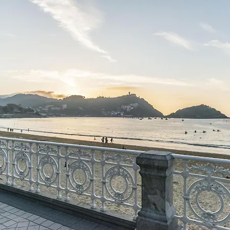 La Perla By People * San Sebastián