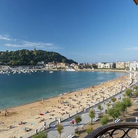 La Perla By People * San Sebastián
